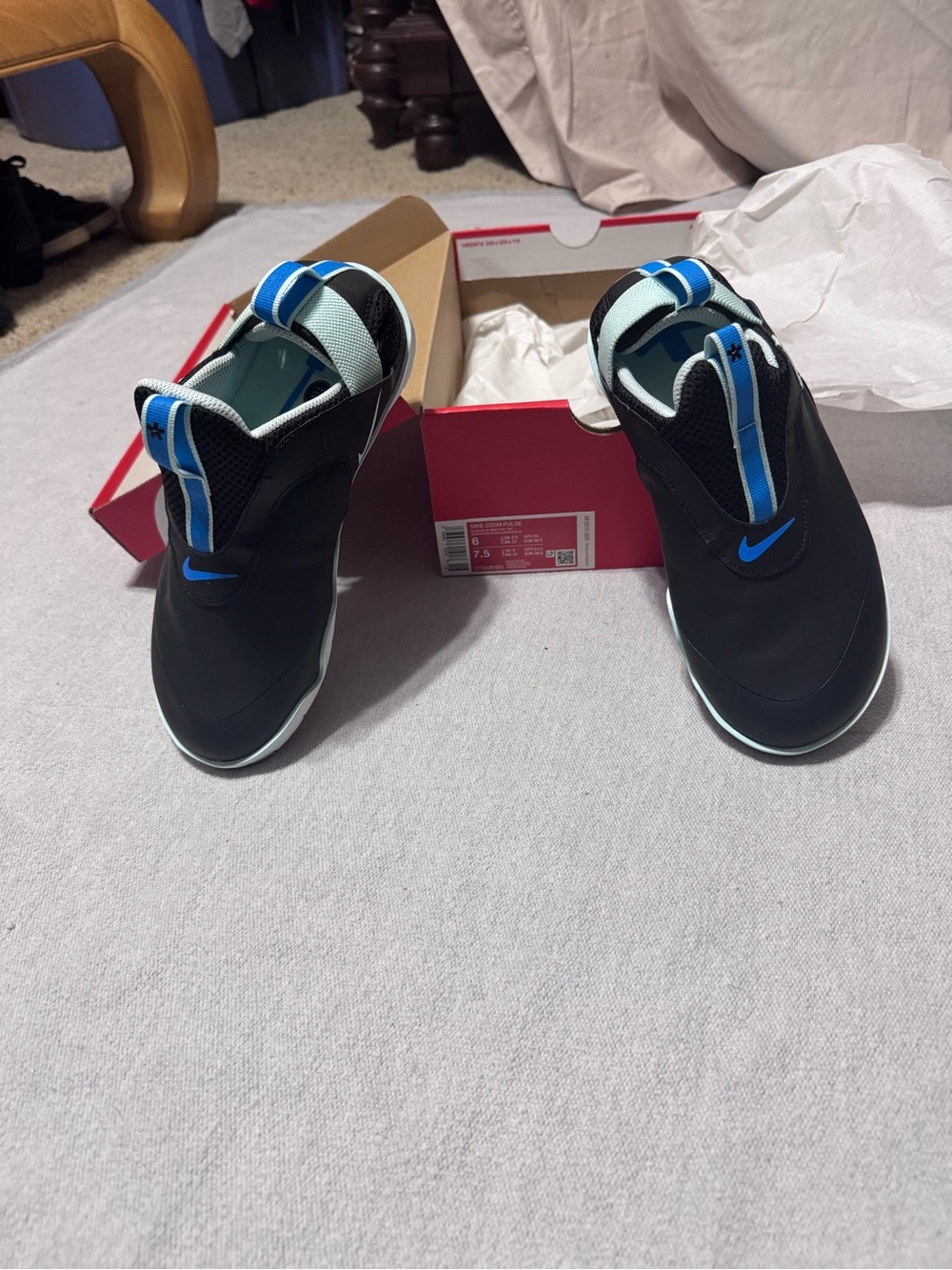 Nike Women’s Zoom Pulse Nurse/doctor Slip-On Sneakers in Black and Blue Accent